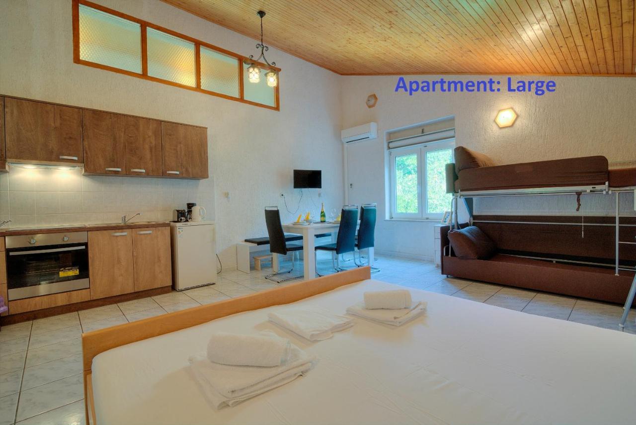 Senj Apartment Buitenkant foto