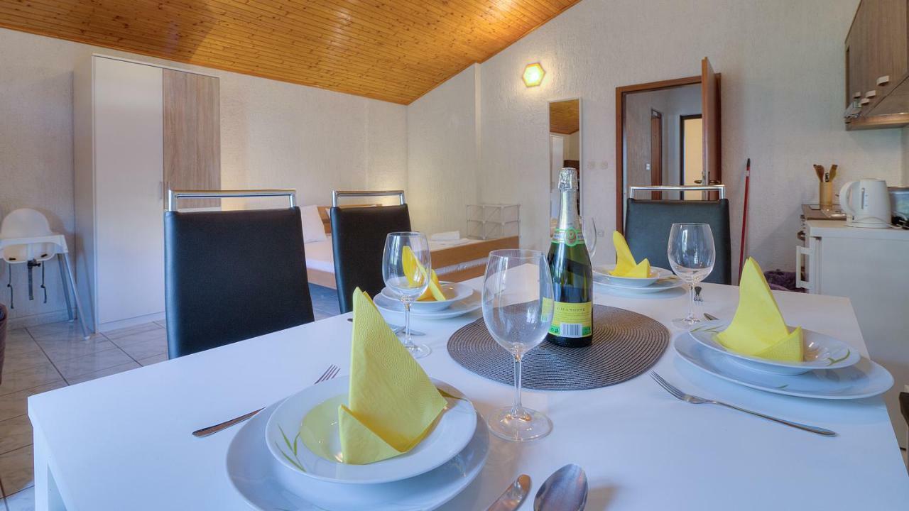 Senj Apartment Buitenkant foto