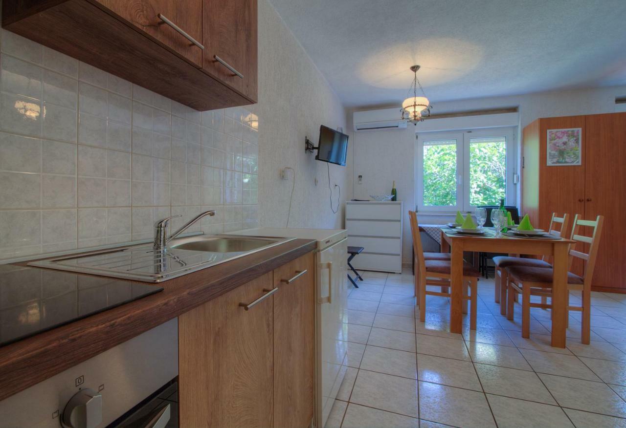 Senj Apartment Buitenkant foto