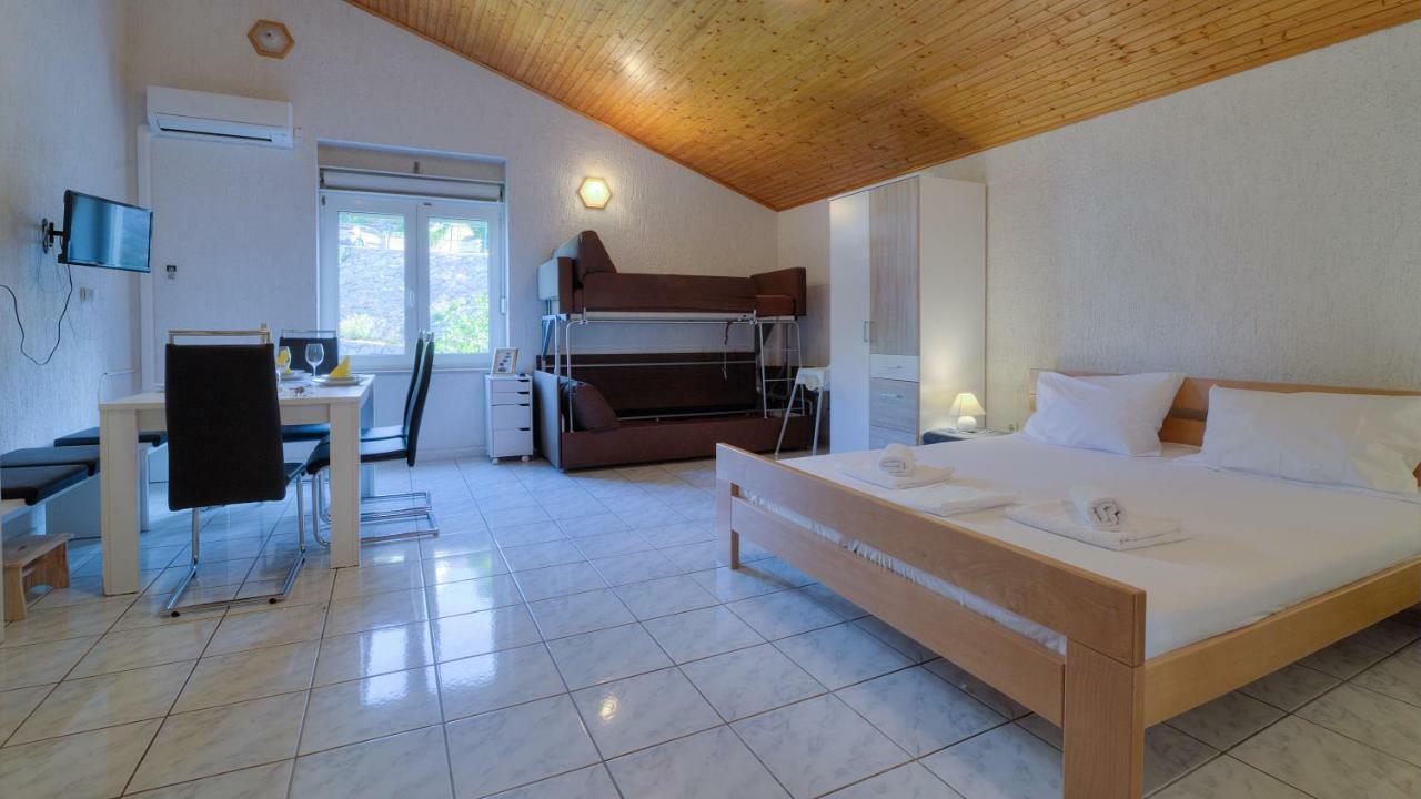 Senj Apartment Buitenkant foto